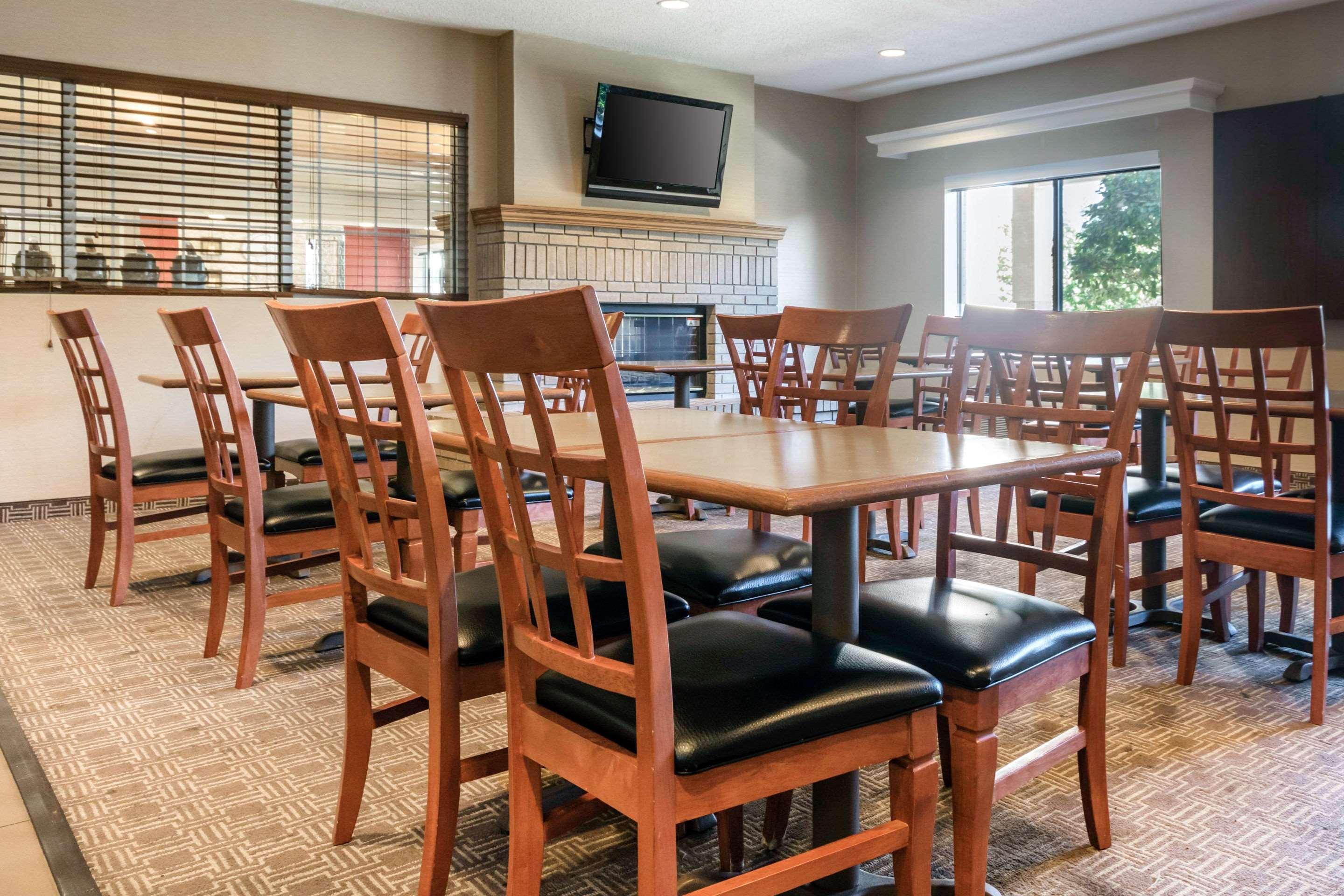Comfort Suites Keeneland Lexington Exterior photo
