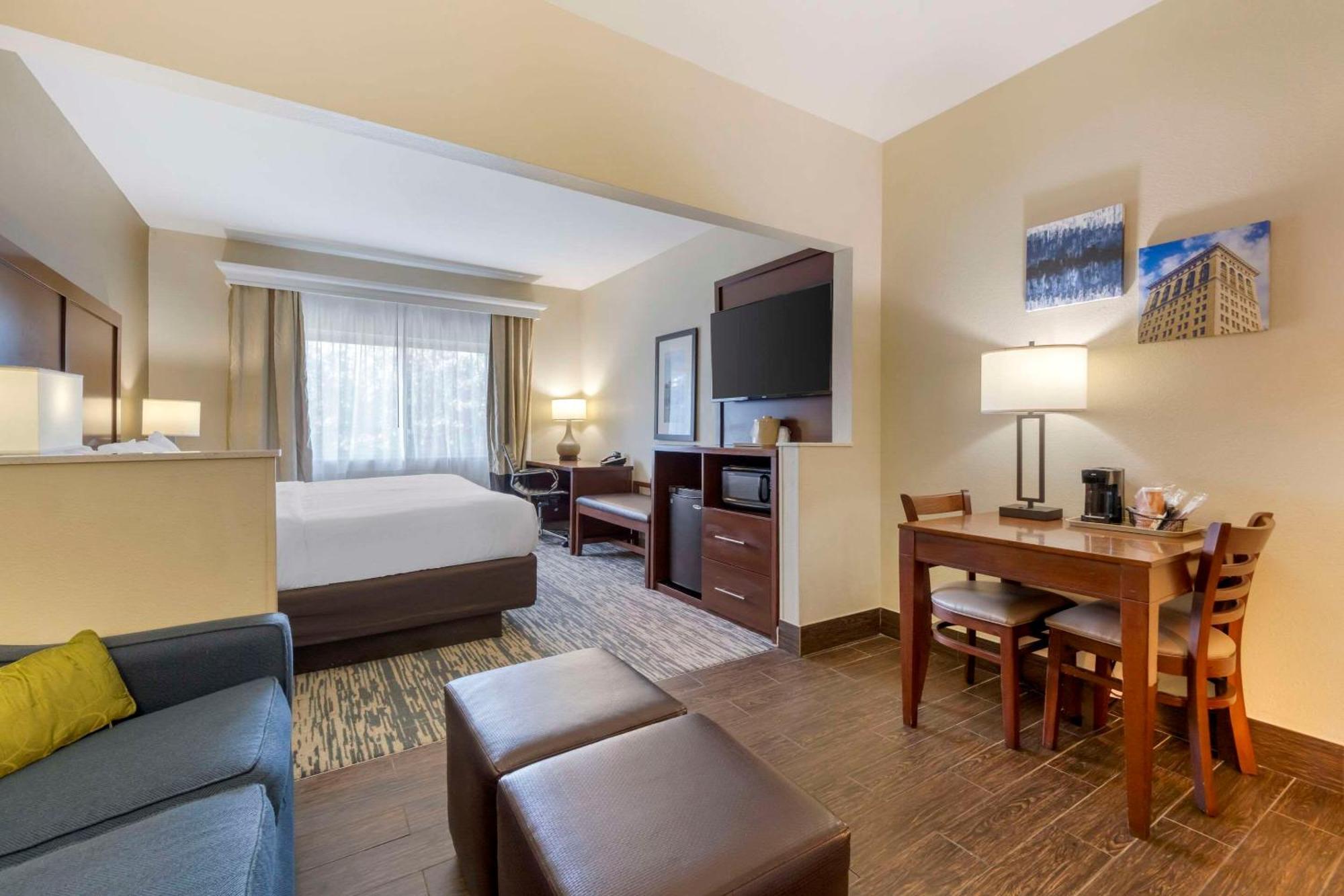 Comfort Suites Keeneland Lexington Exterior photo