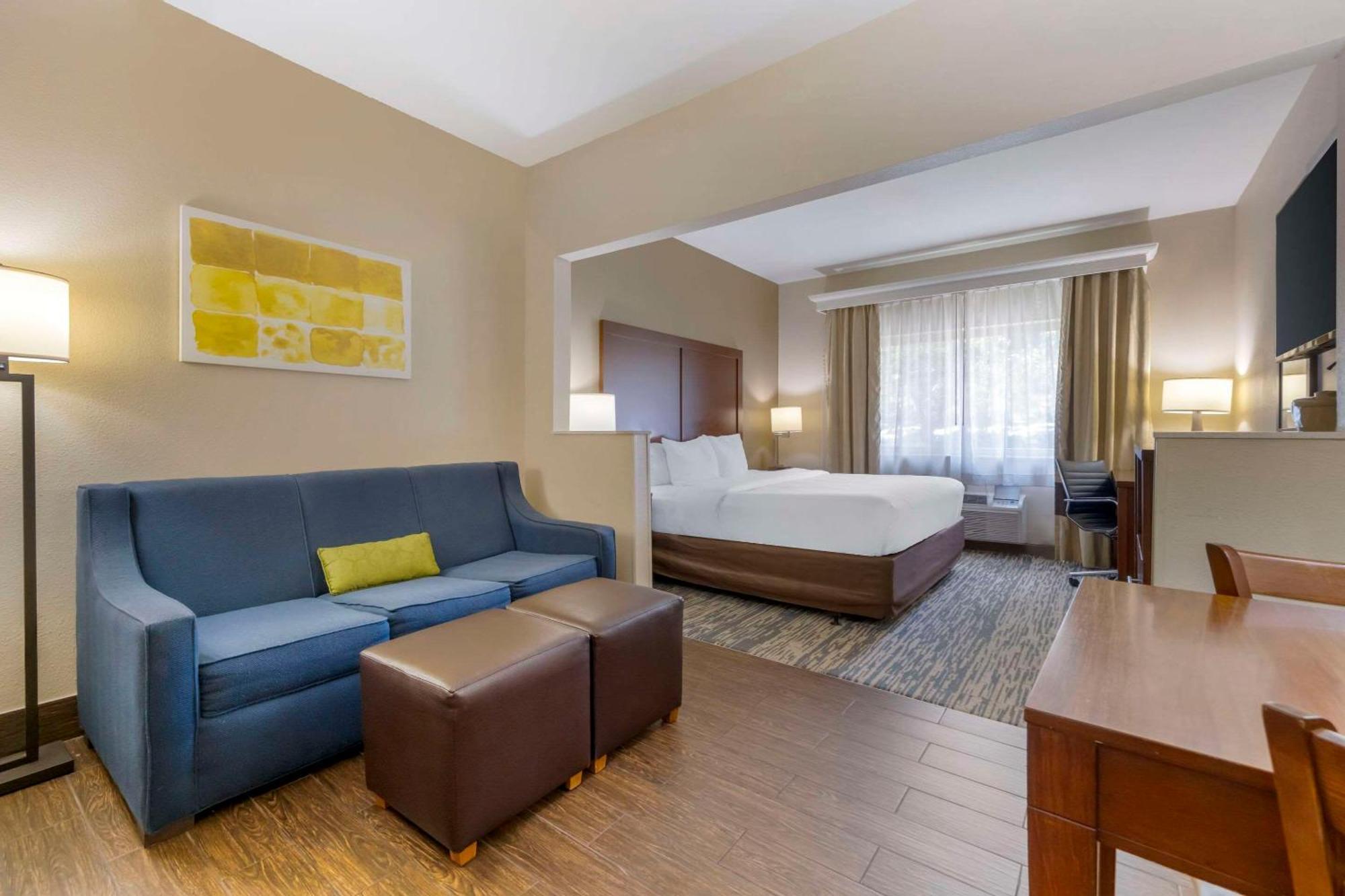 Comfort Suites Keeneland Lexington Exterior photo