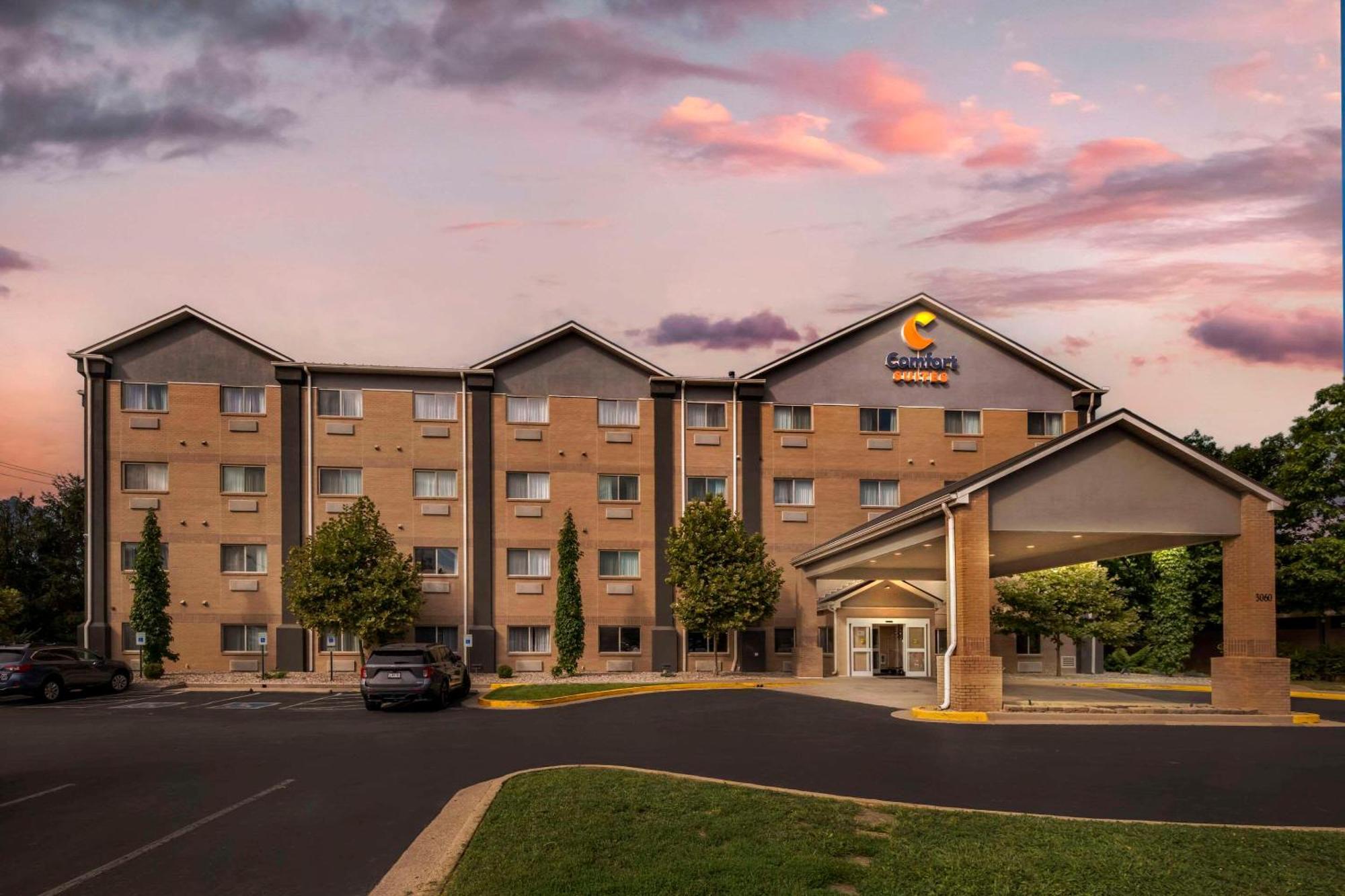 Comfort Suites Keeneland Lexington Exterior photo